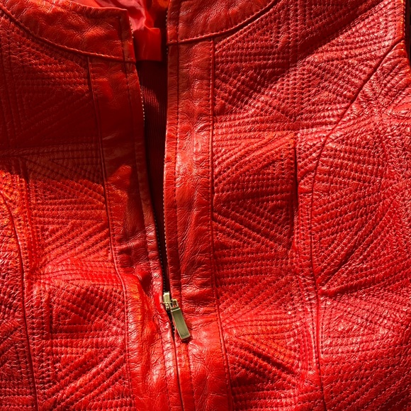 NYGARD COLLECTION Red Leather Vest w Stretch Knit Back Sz 4P - Picture 4 of 4